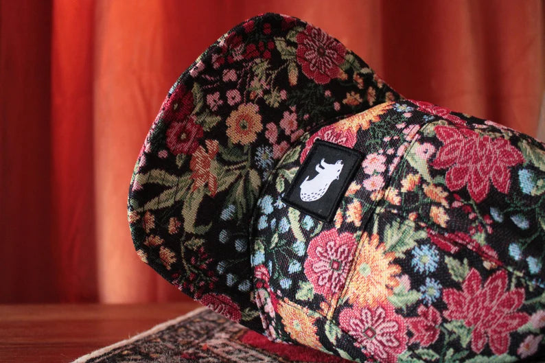 Capibara Handmade fivepanel series “Midnigh Blossom”