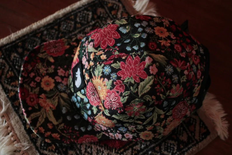 Capibara Handmade fivepanel series “Midnigh Blossom”