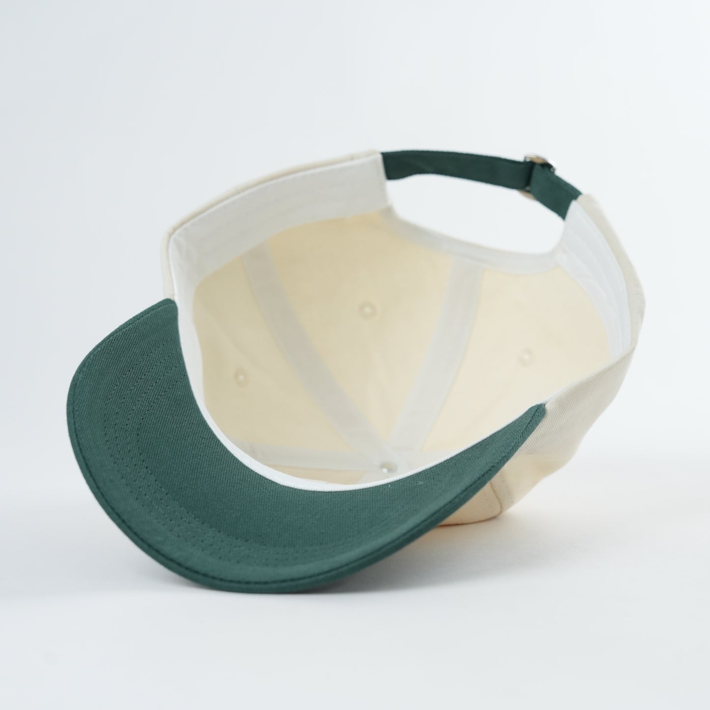 CAPIBARA Dad cap in offwhite/green